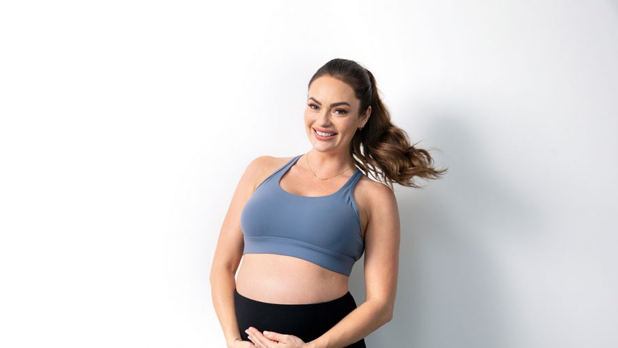 Emily-Skye-Fitness-Postpartum-Body-Positivity