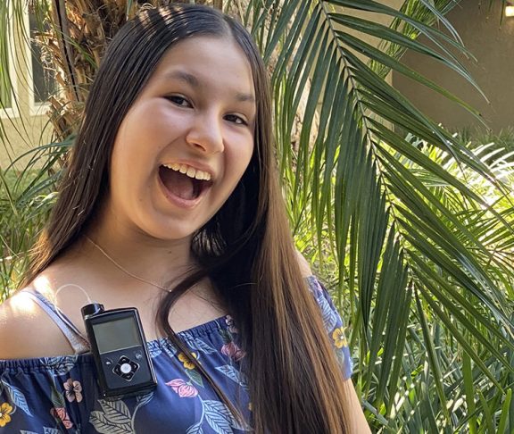 How Technology Is Helping a Latina Teen With Diabetes Manage Her Condition  - Modern Wellness Guide