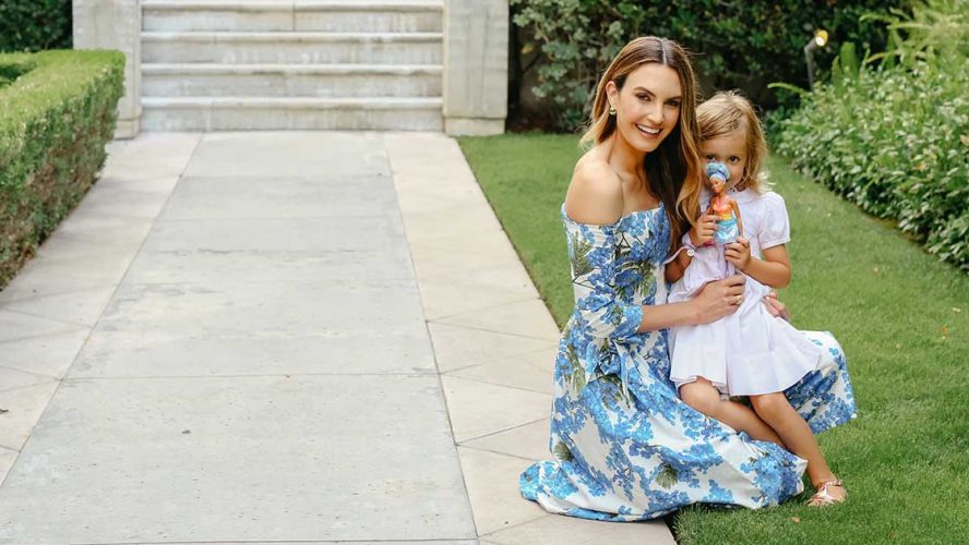 Elizabeth Chambers Hammer with her daughter