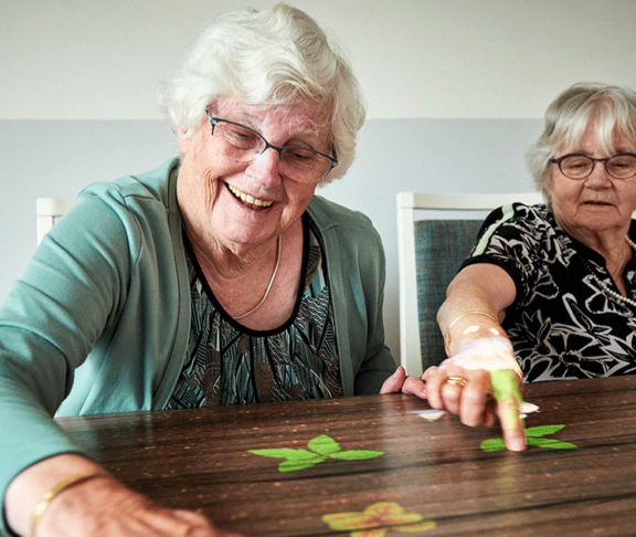 Dementia patients using Tovertafel in patiend-centred care