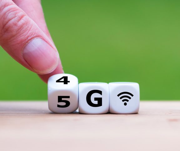 Dice with 4G written on them changing to 5G