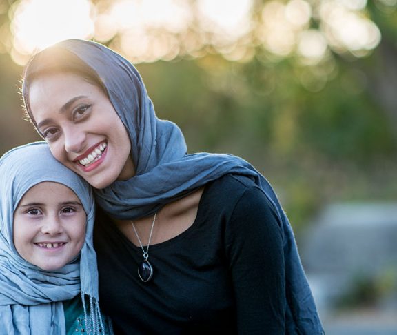 muslim mother daughter achev