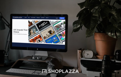 photo of desktop computer with shoplazza