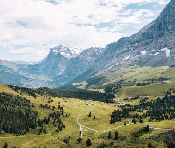 bild på schweiziska bergen