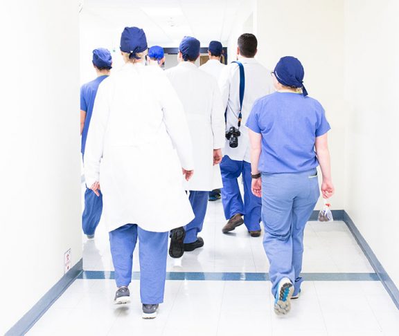 sjuksköterskor lämnar yrket
