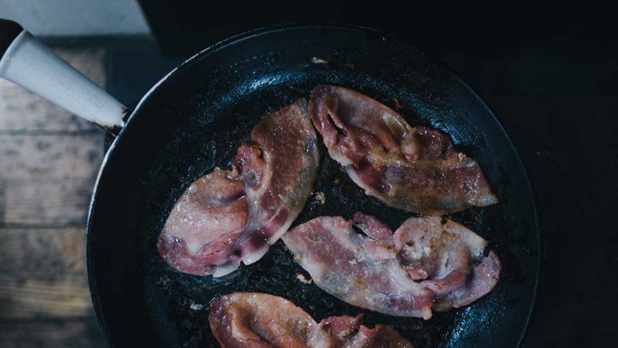 Pande med branket bacon