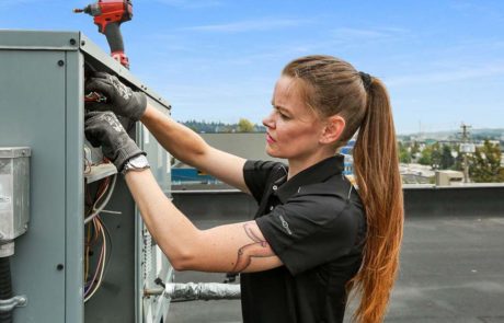woman electrician trades