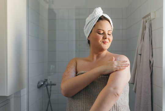 woman-towel-psoriasis