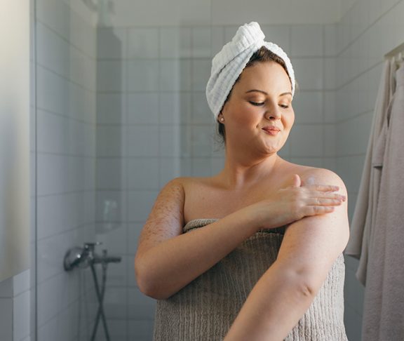 woman-towel-psoriasis