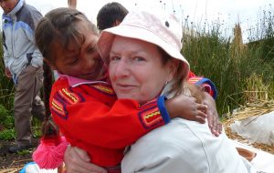 Gisela Schjøtt hos Uroindianere i Peru