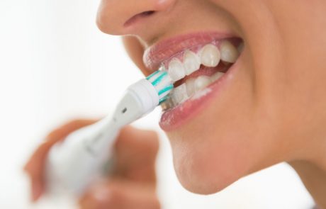 hammaslaakarin-vinkit-hampaiden-suun-hyvinvointi-terveys-harjaaminen