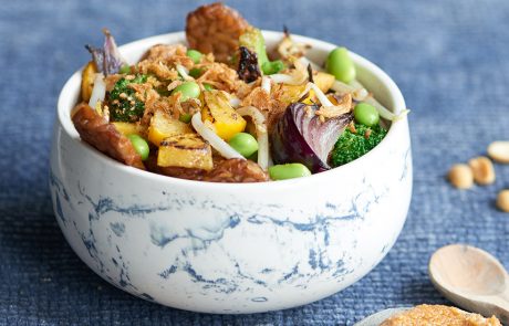 Vegi wok met groenten en tempeh